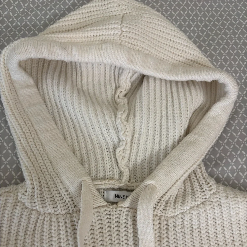 XS Nine West Cream Hooded Sweater - Picture 7 of 11